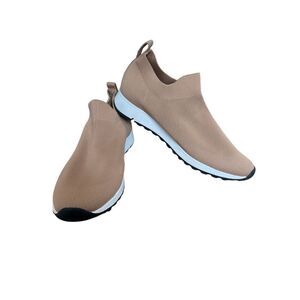 Onyx Dusty Pink Pull-on Sneakers Size 8.5